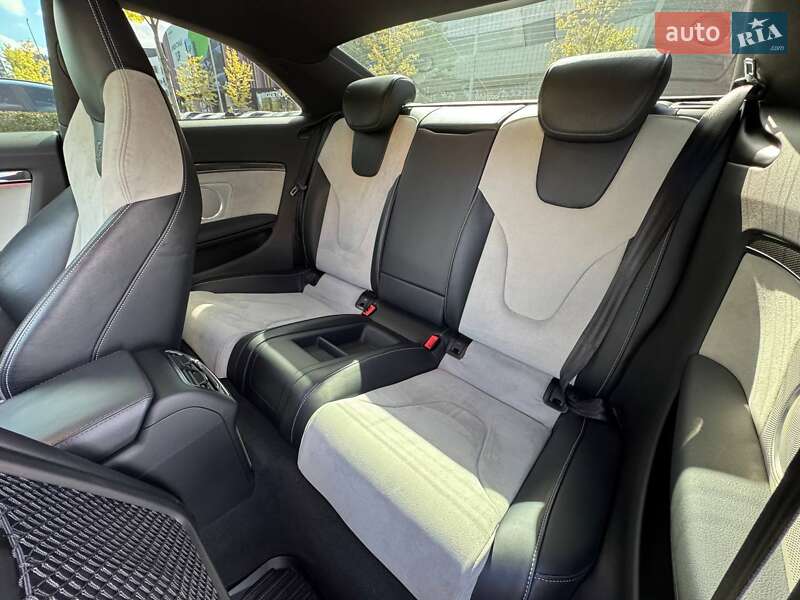 Купе Audi S5 2015 в Киеве