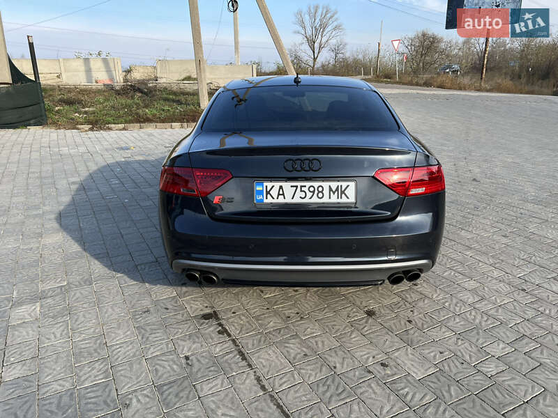 Купе Audi S5 2013 в Киеве