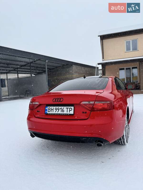 Купе Audi S5 2011 в Бершаді