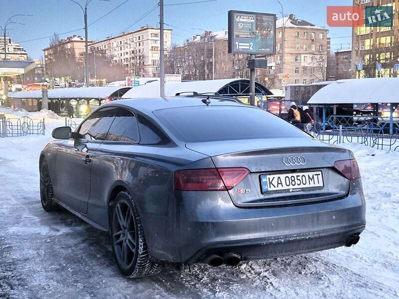 Купе Audi S5 2015 в Києві
