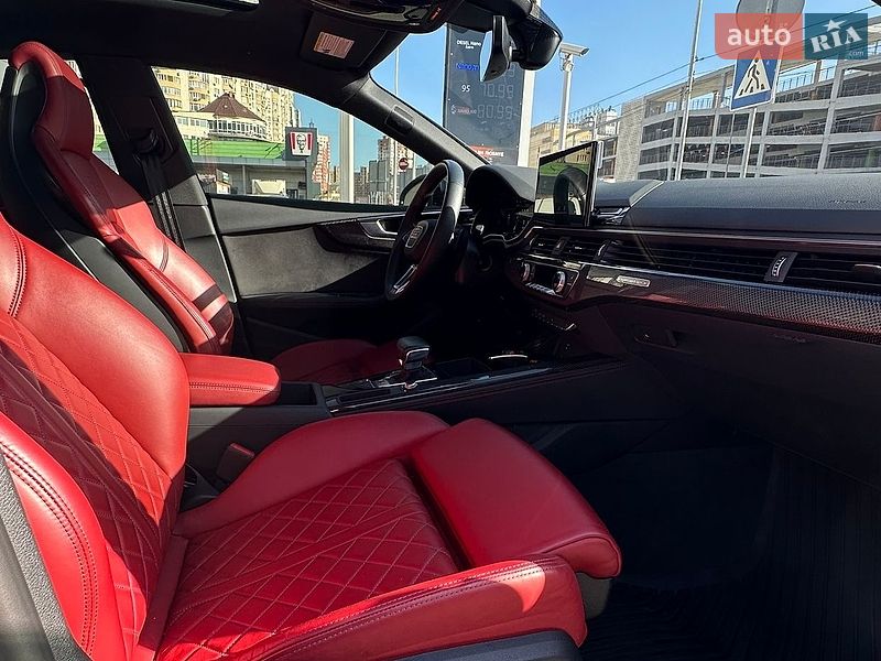 Лифтбек Audi S5 2024 в Киеве