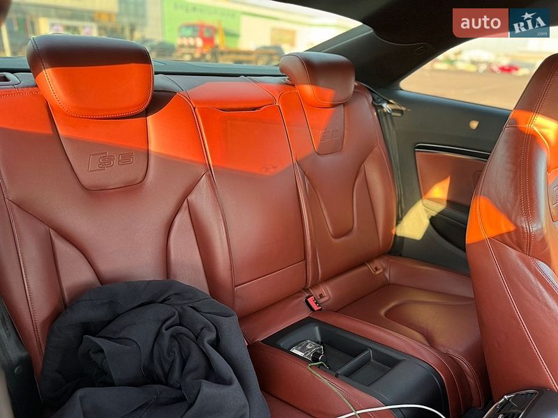 Купе Audi S5 2010 в Киеве