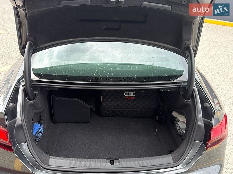 Купе Audi S5 2023 в Львове