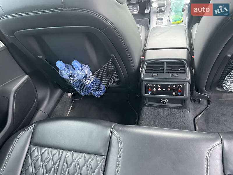 Седан Audi S6 2019 в Мукачево
