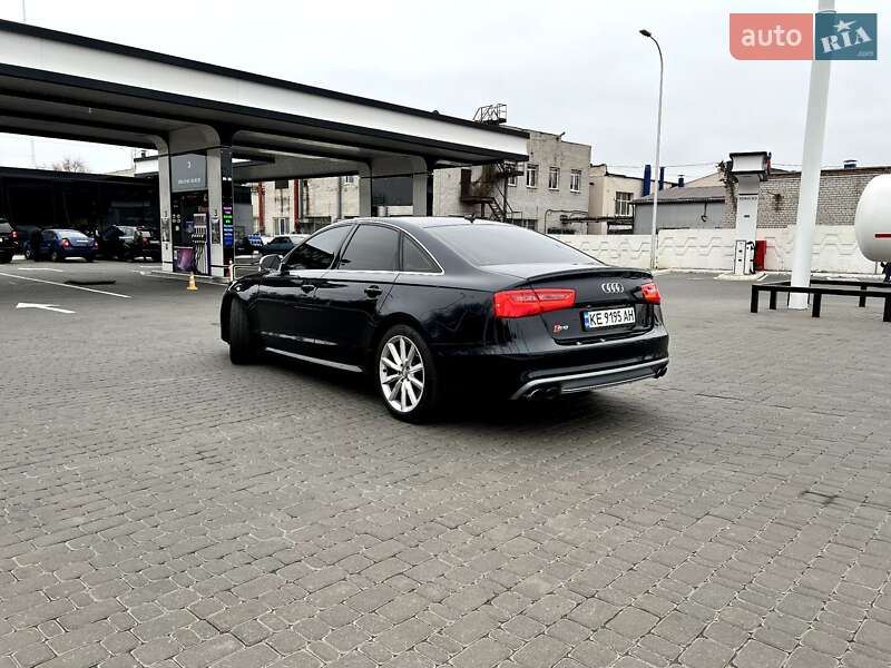 Седан Audi S6 2014 в Дніпрі