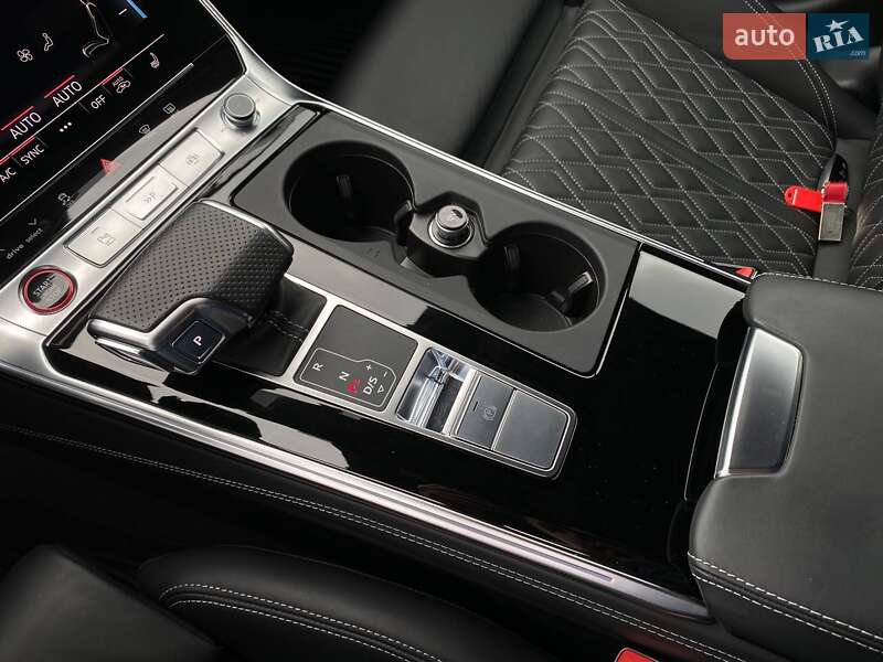 Седан Audi S6 2023 в Львові