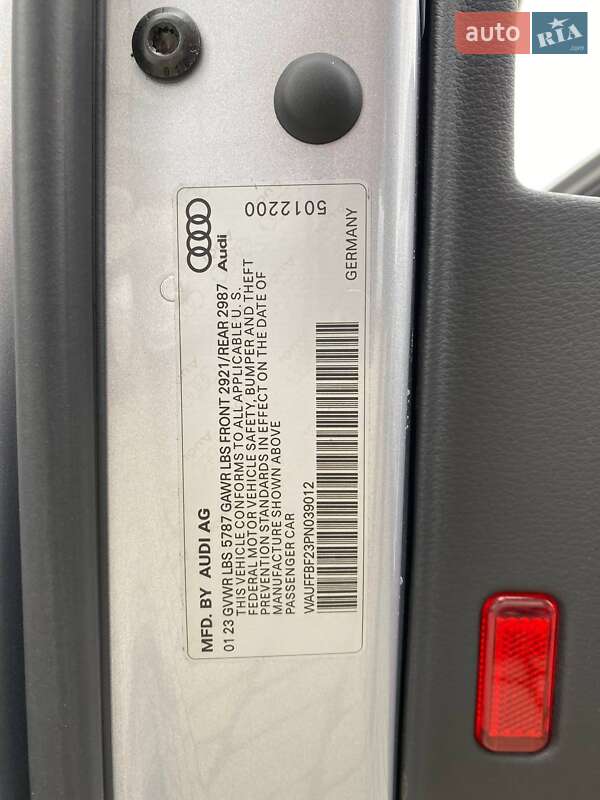 Седан Audi S6 2023 в Львові