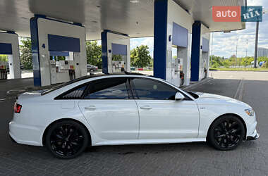 Седан Audi S6 2015 в 