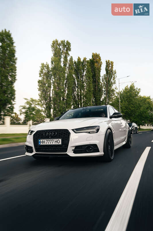 Седан Audi S6 2015 в Овидиополе