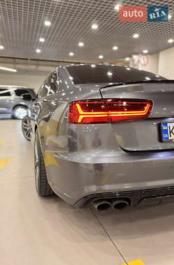 Седан Audi S6 2015 в 