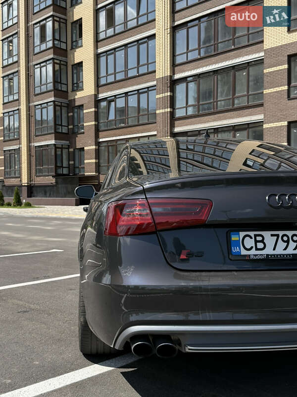 Седан Audi S6 2012 в Чернігові