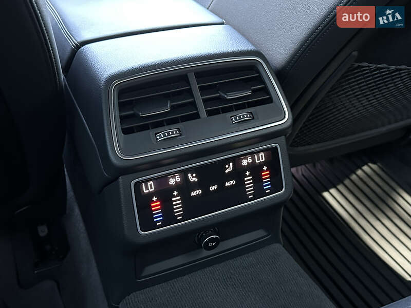 Седан Audi S6 2022 в Гостомелі