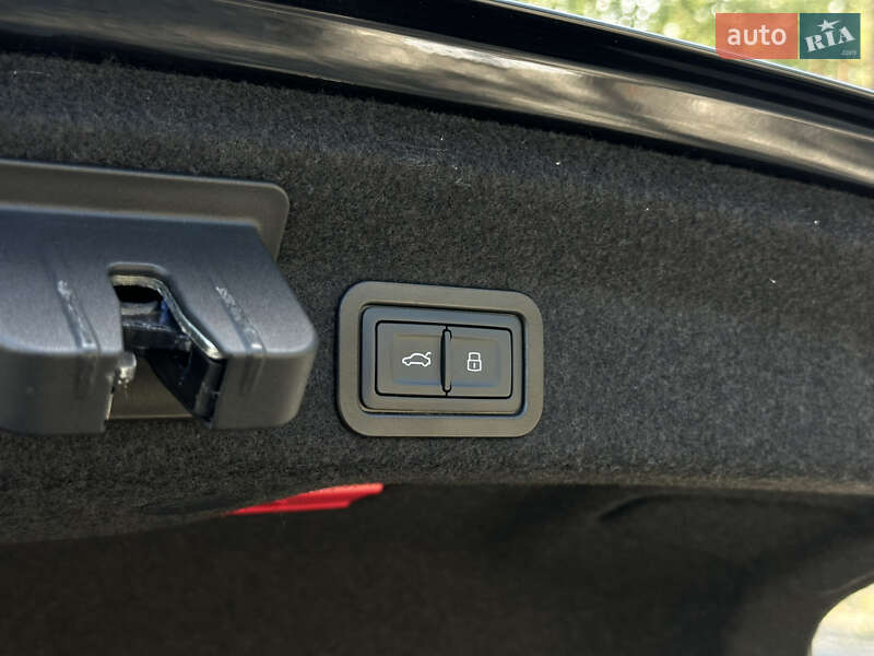 Седан Audi S6 2022 в Гостомелі