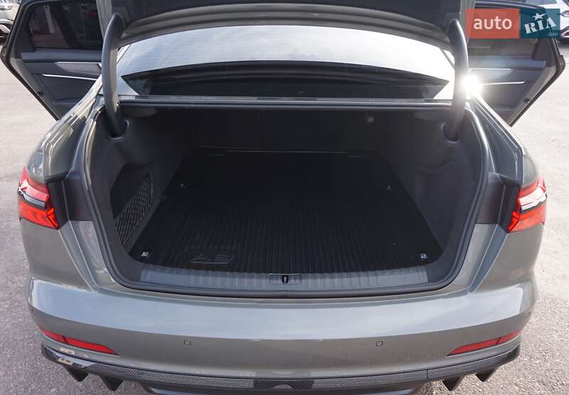 Седан Audi S6 2023 в Одесі