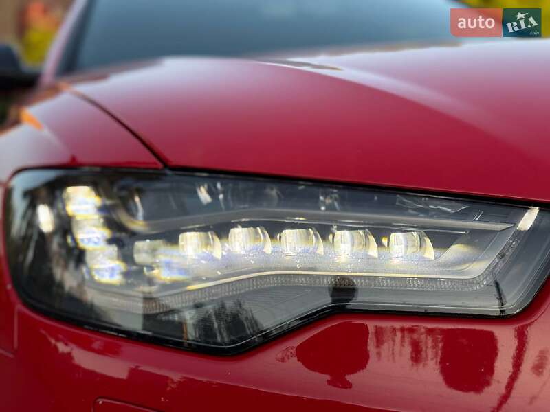 Седан Audi S6 2012 в Білогородці