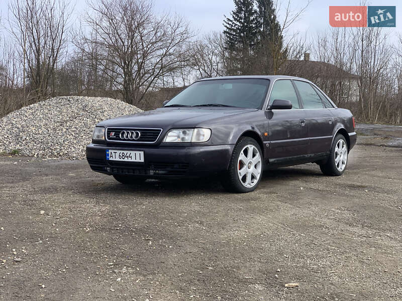 Седан Audi S6 1994 в Тлумаче