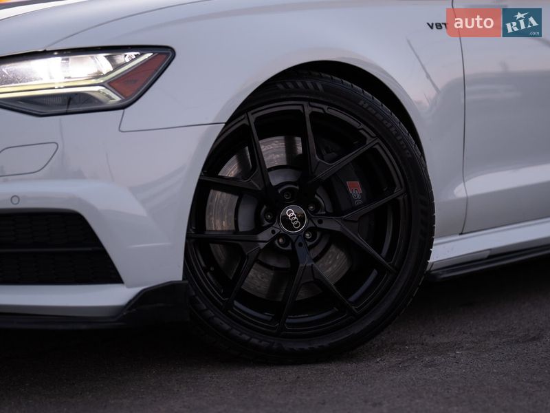 Седан Audi S6 2015 в Дніпрі