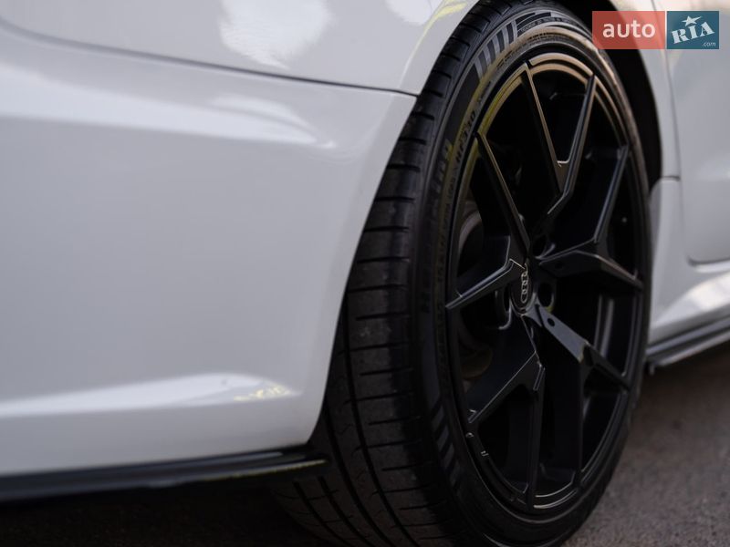 Седан Audi S6 2015 в Дніпрі
