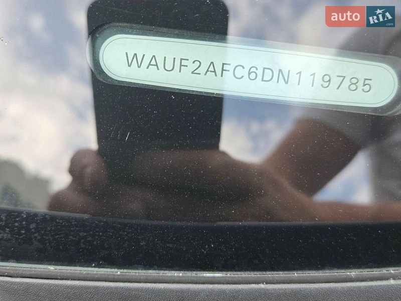 Седан Audi S6 2013 в Полтаві
