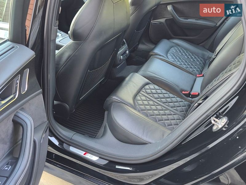 Седан Audi S6 2015 в Львове