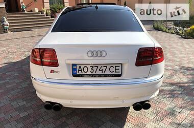 Седан Audi S8 2008 в Ужгороде