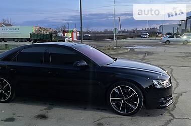 Седан Audi S8 2015 в Виноградове