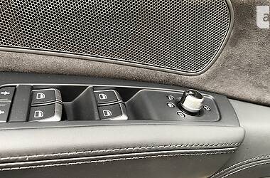 Седан Audi S8 2013 в 