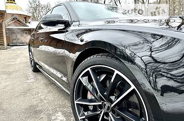 Седан Audi S8 2016 в 