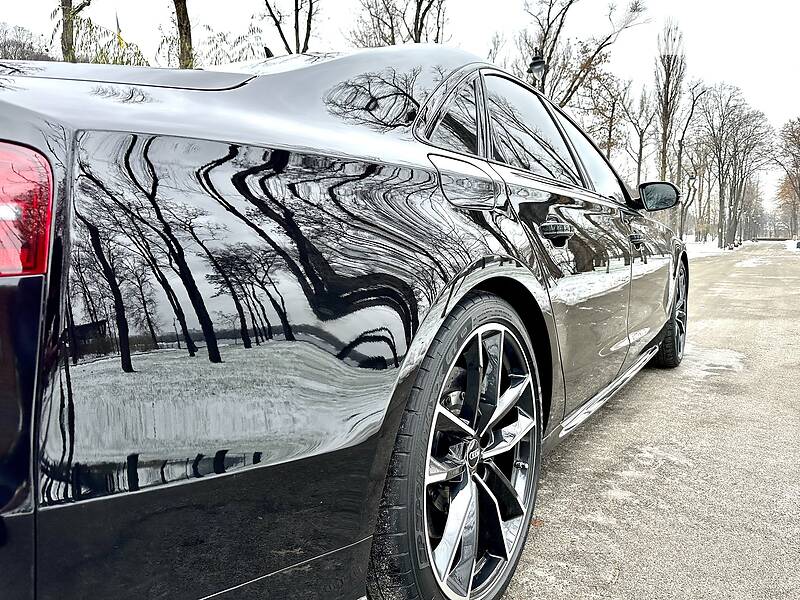 Седан Audi S8 2016 в Киеве фото 26 Седан Audi S8 2016 в Киеве