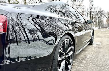 Седан Audi S8 2016 в 