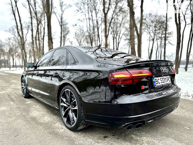 Седан Audi S8 2016 в Киеве фото 34 Седан Audi S8 2016 в Киеве