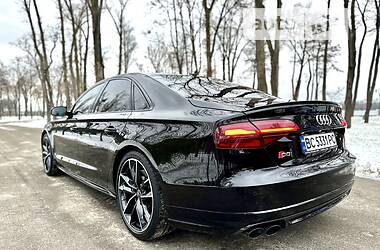 Седан Audi S8 2016 в 
