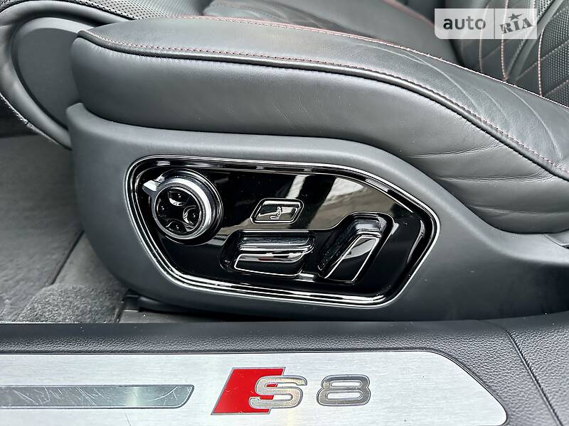 Седан Audi S8 2016 в Киеве фото 47 Седан Audi S8 2016 в Киеве
