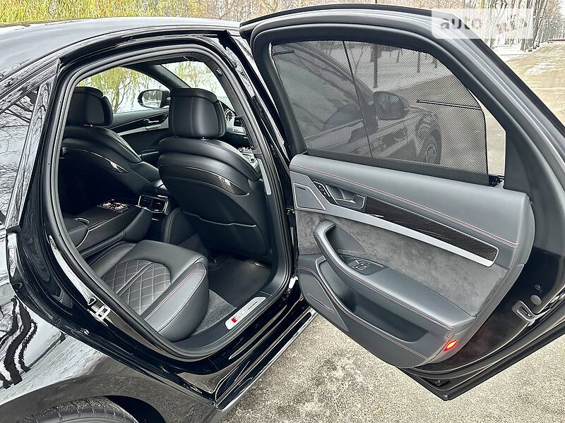 Седан Audi S8 2016 в Киеве фото 71 Седан Audi S8 2016 в Киеве