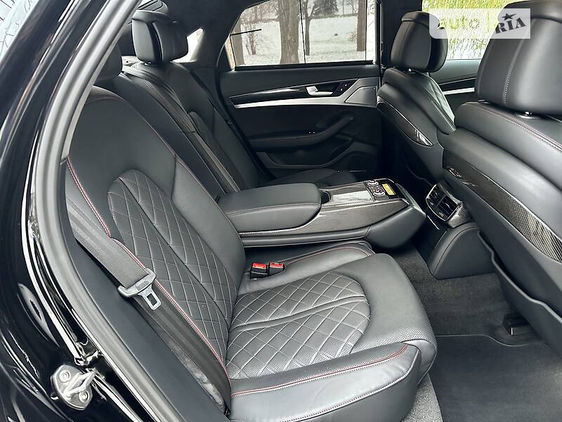 Седан Audi S8 2016 в Киеве фото 74 Седан Audi S8 2016 в Киеве