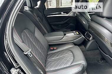 Седан Audi S8 2016 в 