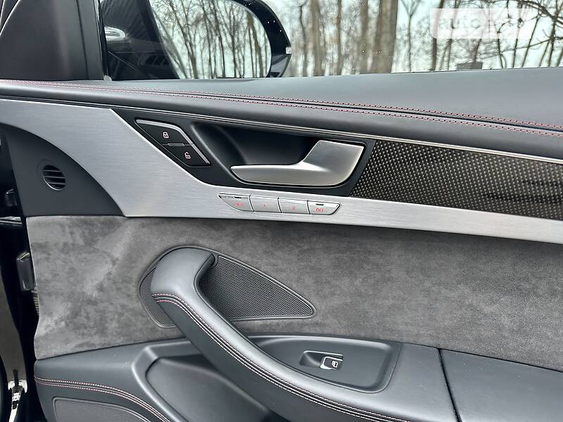 Седан Audi S8 2016 в Киеве фото 78 Седан Audi S8 2016 в Киеве
