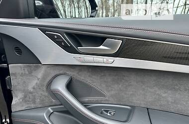 Седан Audi S8 2016 в 