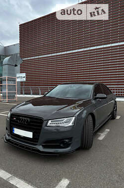 Седан Audi S8 2016 в 