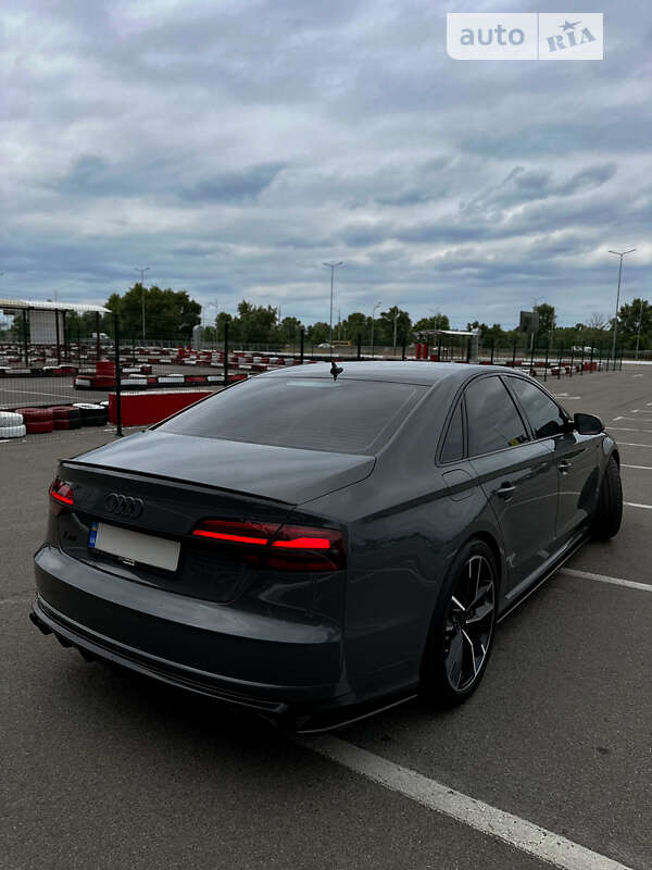 Седан Audi S8 2016 в Києві