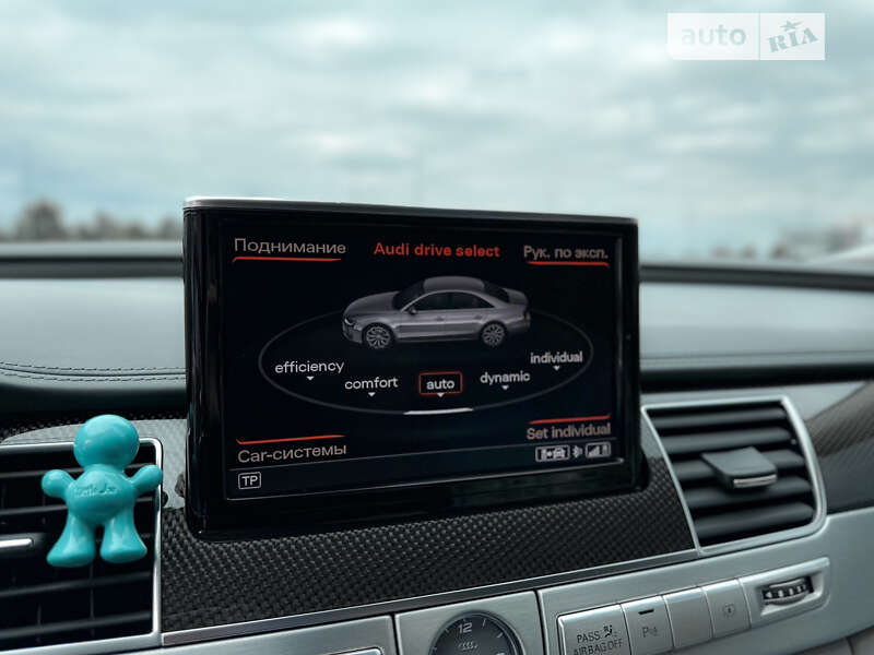 Седан Audi S8 2016 в Києві