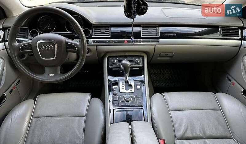Седан Audi S8 2008 в Жашкове