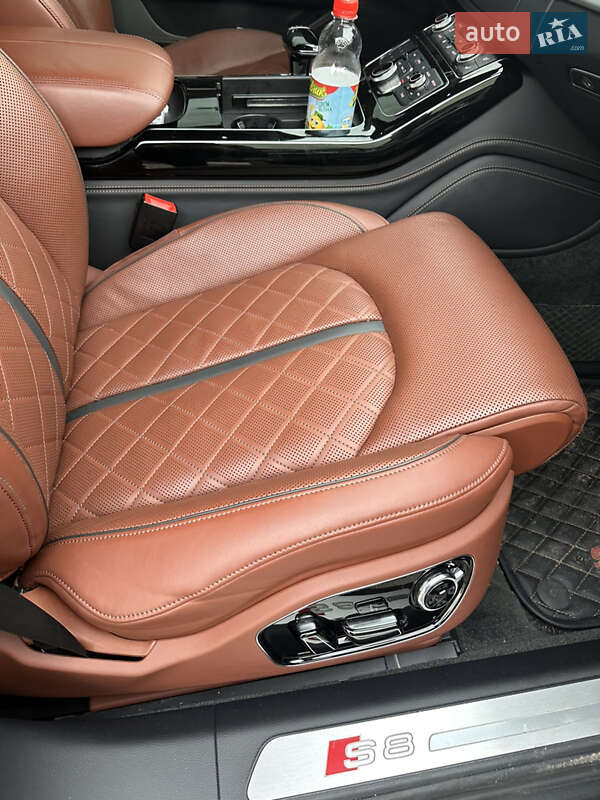 Седан Audi S8 2014 в Киеве