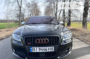 Седан Audi S8 2007 в Львове