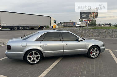 Седан Audi S8 1998 в Мукачевому