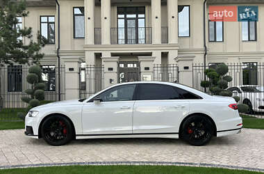 Седан Audi S8 2020 в 