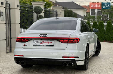 Седан Audi S8 2020 в 
