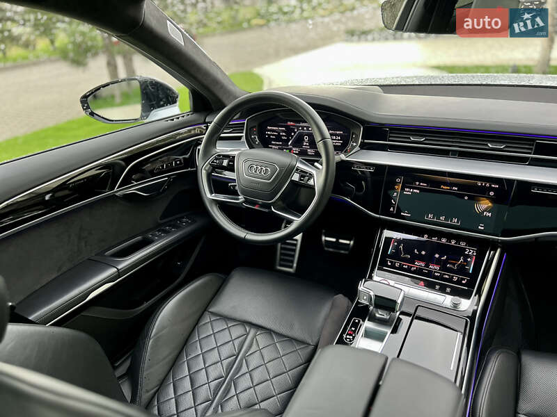 Седан Audi S8 2020 в Одесі