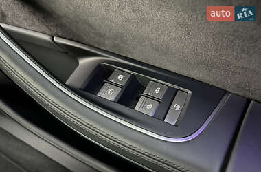 Седан Audi S8 2020 в 