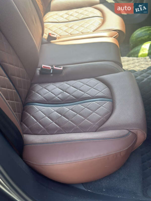 Седан Audi S8 2014 в Киеве